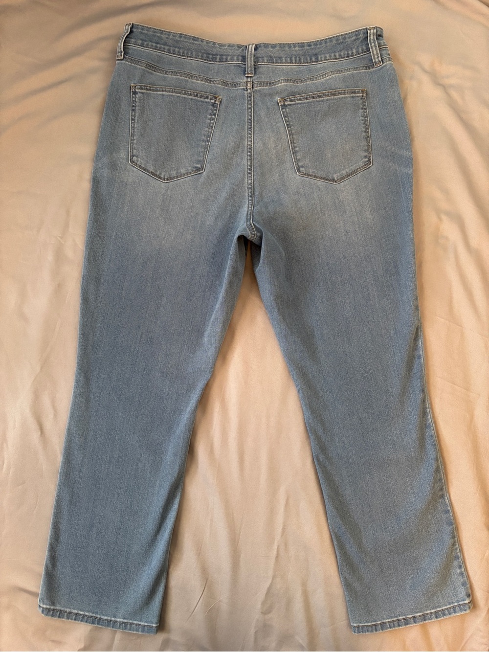 St John’s Bay Women’s Light Wash Jeans - Classic Straight Leg, Short Length - Picture 2 of 7